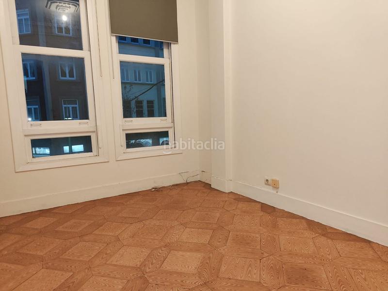 Foto 074d4d28-6902-4d51-9453-ae1e7cc30537. Rent flat in Centro Ferrol