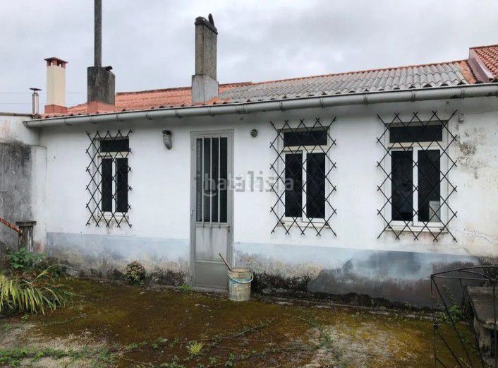 Foto a19fe6bc-0aec-44c4-b45a-ece92f5efaa4. Casa  en venta , 5 dormitorios. en Neda