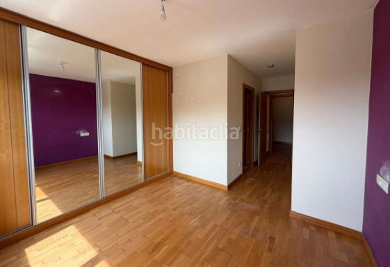 Foto acbd0ec4-c0a9-42eb-a7db-c2eb57e6b11e. Pis amb aparcament a Alto del Castaño Narón
