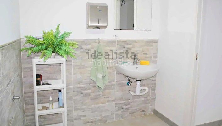 Foto 1315db49-420f-42e9-bd4a-59a970d54876. Local comercial a Caranza Ferrol
