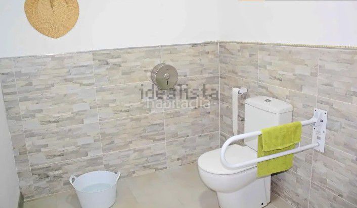 Foto 6ee82907-9c2a-425f-af53-1b7154d8bd21. Local comercial a Caranza Ferrol