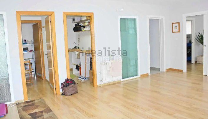 Foto ad8ec0f8-f31e-47ee-866e-7cee1926bc9c. Local comercial a Caranza Ferrol