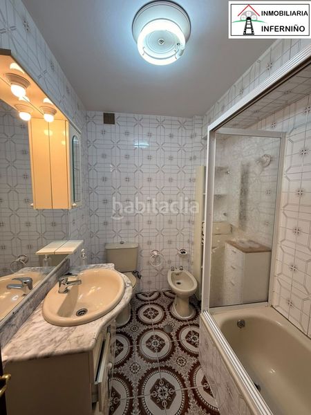 Foto fb17d1f8-fb88-4186-bdd4-f2d499a8f6ce. Rent flat in Porta Nova Ferrol