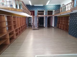 Rent Business premise in Rianxo. Local com. en alquiler en centro.