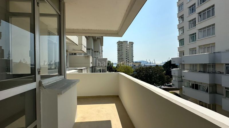 Foto 54a4b8d7-c256-4e87-a11c-3d340d695393. Rent flat in Caranza Ferrol