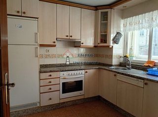 Miete Etagenwohnung in Centro. Piso en alquiler en esteiro, 3 dormitorios.