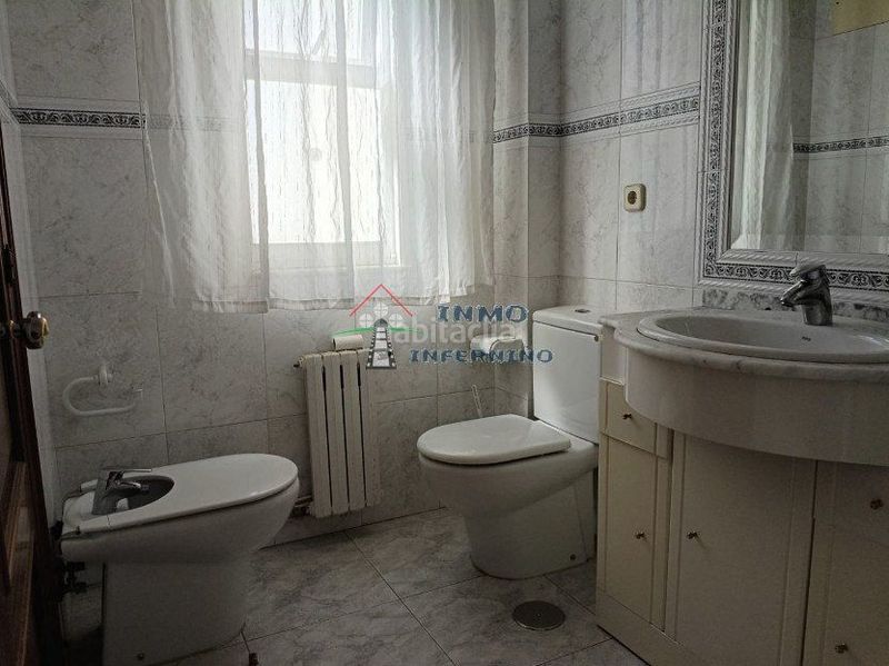 Foto a120d2bf-8811-4c00-8810-43277eec822e. Rent flat in Centro Ferrol