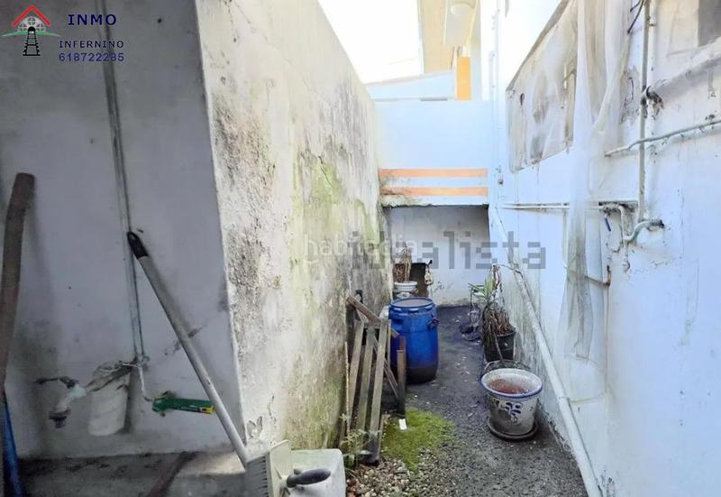 Foto c8df6eaf-d2c9-4d9c-a87d-d9805fa536da. Local comercial a Fene