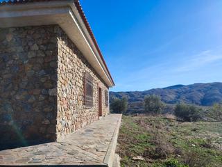 Finca rstica en Plaza iglesia 6. Cortijo de labor con preciosa casa