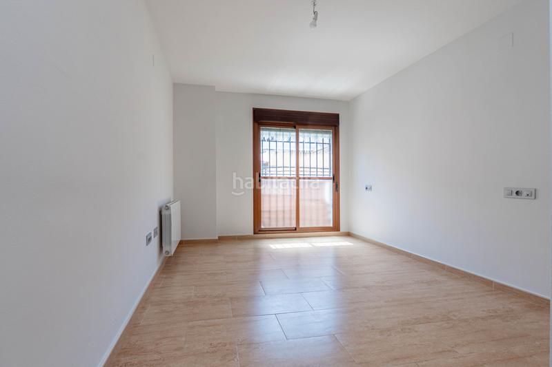 Foto e5d79db9-f947-4bf9-8cc3-919b080ddeb2. Piso  de 3 dormitorios en Ogíjares