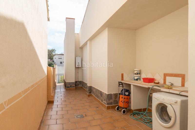 Foto a97ebdae-9b93-446a-b5f7-e1f917f6be56. Chalet  en una planta en la zubia en La Zubia Ciudad Zubia (La)