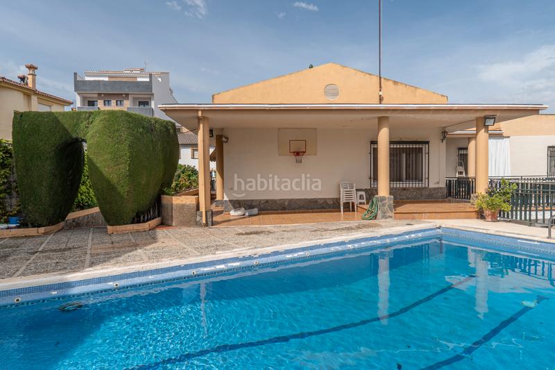Foto b697d8f1-4dc7-4bed-98bd-d2a2a545368b. Chalet  en una planta en la zubia en La Zubia Ciudad Zubia (La)