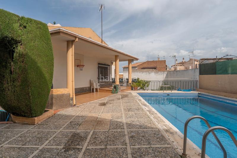 Foto bbd732da-166d-4cd8-a2e5-8968898ff801. Chalet  en una planta en la zubia en La Zubia Ciudad Zubia (La)