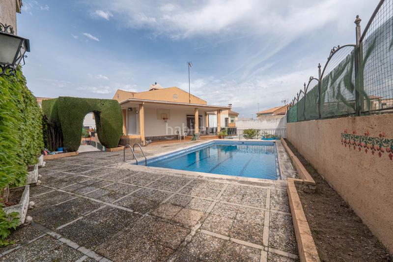 Foto bedcddc7-1690-476f-b8a8-ce3db7e8fe1a. Chalet  en una planta en la zubia en La Zubia Ciudad Zubia (La)
