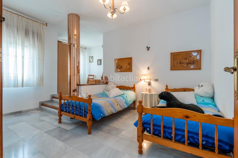 Foto e92fca56-a7fe-468f-9ac3-77d81046ca74. Chalet  en una planta en la zubia en La Zubia Ciudad Zubia (La)