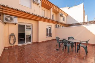 Casa adossada  Calle burgos. Adosada en armilla de 3 dormitorios ms torren