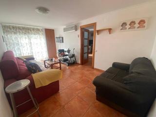 Appartement  Baró. Planta baja adaptada , 80 mtrs muy bien distribuidos son todo el