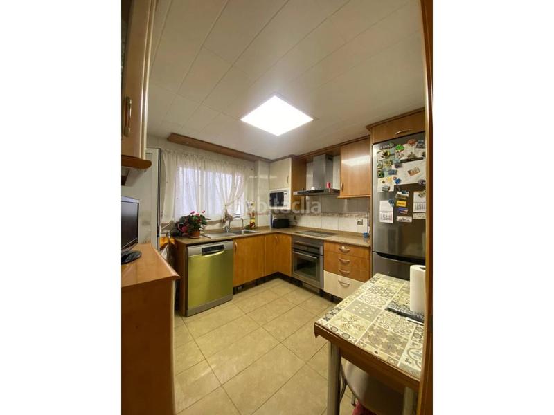 Foto 733140cf-d4b1-4a37-be44-d316883fbf79. Flat with heating in Santa Rosa Santa Coloma de Gramenet