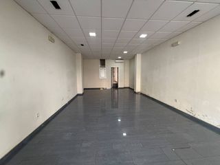 Lloguer Local Comercial  Calle cultura. Local en alquiler para todo tipo de negocios en santa coloma de