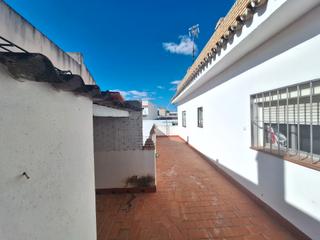 Casa adossada a Bollullos de la Mitación. Casa adosada en centro