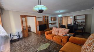 Pis  Carrer de guillem de castro. Se vende piso de 4 habitaciones