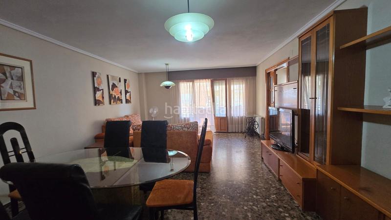 Foto b8e48b92-3ff8-48ba-9fe8-5197d9b3dbb5. Pis a Oliva pueblo Oliva