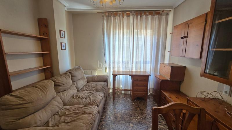 Foto d8df9667-6387-4543-9243-9c046e120426. Pis a Oliva pueblo Oliva