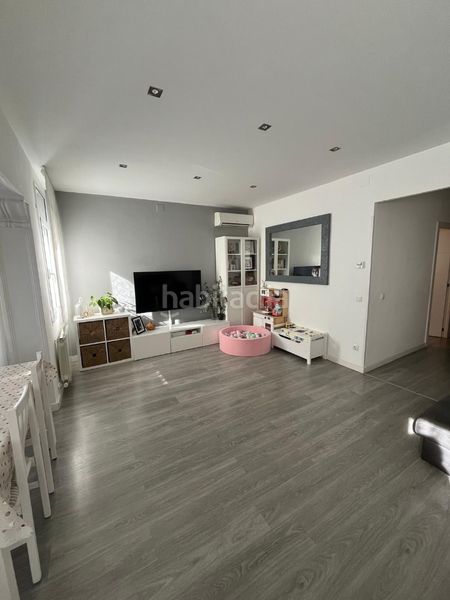 Foto 1799790f-b2cd-477e-af95-7b2af7ad13eb. Flat with heating in Collblanc Hospitalet de Llobregat (L´)