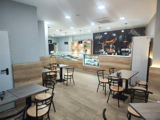 Business premise in Pla�a pirineus 3. Local en venta en plaza pirineus