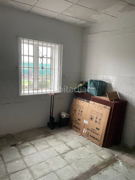 Foto f0688780-46a1-4533-89b3-70dd5e5e24a4. Lloguer local comercial a Meis