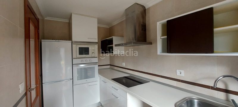 Foto 8f2bcbb5-5aeb-4766-89f0-47d44515a5eb. Pis amb calefacció aparcament a Meis