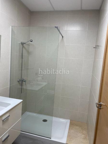 Foto 06559c0d-579a-4a26-96d0-803a6ced4da3. Local comercial amb calefacció a Camelias - Pi y Margall Vigo