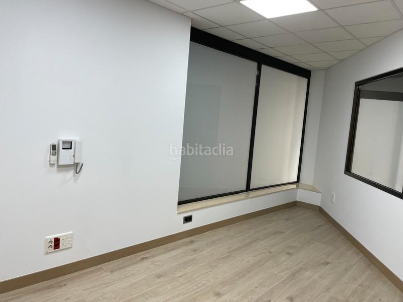 Foto a0c556d6-a119-4e4c-b402-b73624a837d9. Local comercial amb calefacció a Camelias - Pi y Margall Vigo