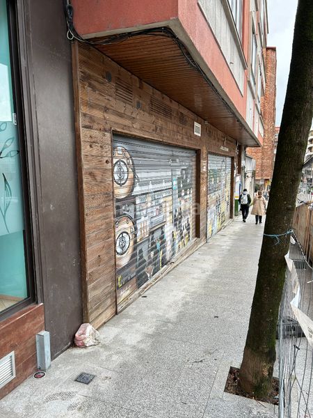 Foto b7719295-9609-4fd1-aa87-2f2e1308f726. Rent business premise in Plaza Independencia Vigo
