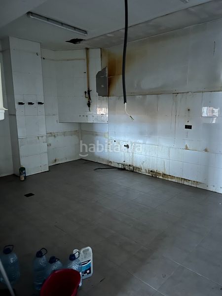 Foto c5de64e3-bb6a-4b35-9f85-426201639903. Rent business premise in Plaza Independencia Vigo