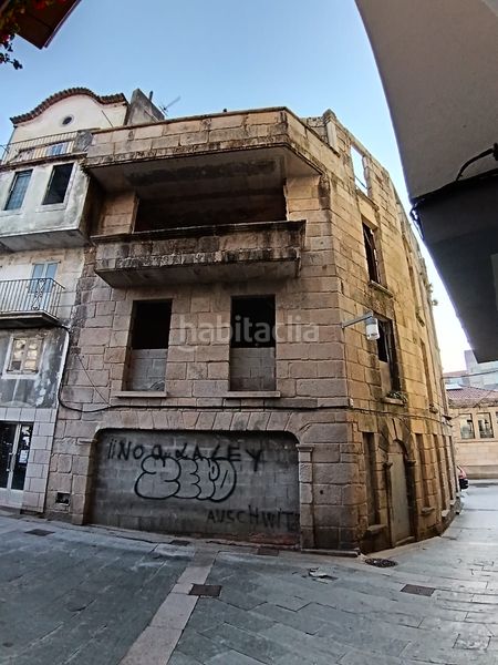 Foto eb431405-addd-4295-a862-af498e79ea27. Edifici a Marín