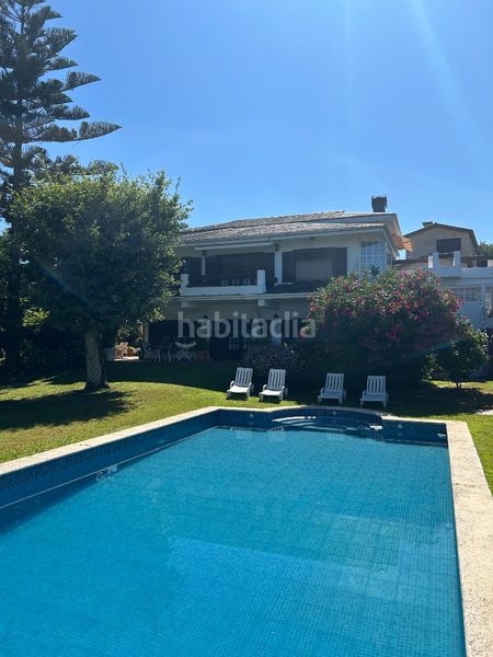 Foto 2dd6be6f-1aa0-4be9-9cab-9284872c7ec3. Xalet amb xemeneia calefacció aparcament piscina a Vigo