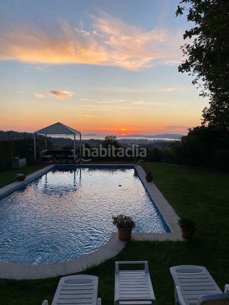 Foto 4bf38123-0915-4852-b824-75413374b931. Xalet amb xemeneia calefacció aparcament piscina a Vigo