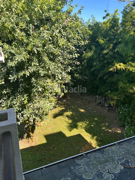Foto 67ac2aae-8dd3-4d3d-abab-ac9418127643. Xalet amb xemeneia calefacció aparcament piscina a Vigo