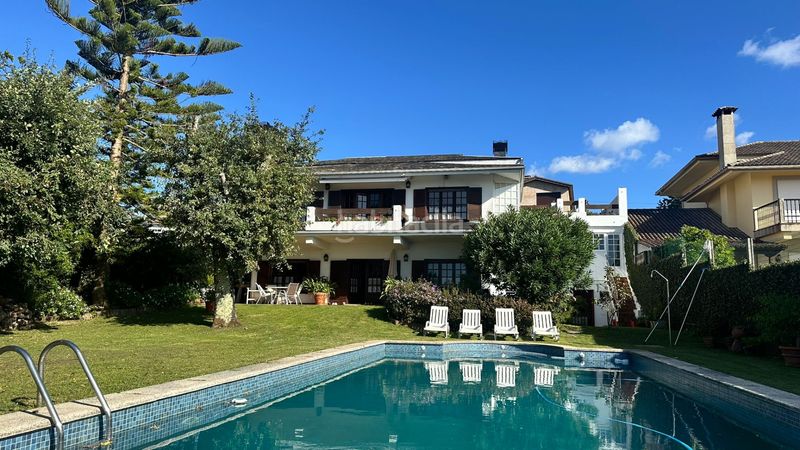 Foto 6b7ffbce-d389-4937-9447-4a82c1a3c9b5. Xalet amb xemeneia calefacció aparcament piscina a Vigo