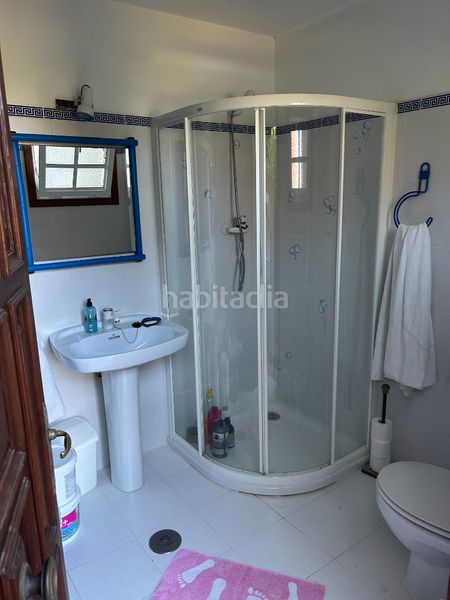 Foto 8dba6820-7d2f-4a68-8395-c18707b53b29. Xalet amb xemeneia calefacció aparcament piscina a Vigo