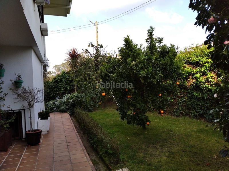 Foto a92389f4-c216-4c7e-ad68-8322ba4686a8. Xalet amb xemeneia calefacció aparcament piscina a Vigo