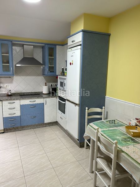 Foto 02d25e5e-3b0d-42bb-ab5a-880c1f70ef8e. Casa amb xemeneia aparcament a Moaña