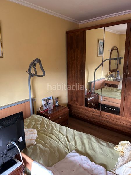 Foto a9cdd1e5-b290-49d2-91f2-0fd20e9138be. Casa amb xemeneia aparcament a Moaña