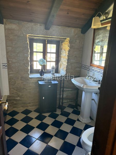 Foto a80d5605-30ae-407c-b768-1b8b08d364c9. Casa amb calefacció aparcament piscina a Outeiro de Rei