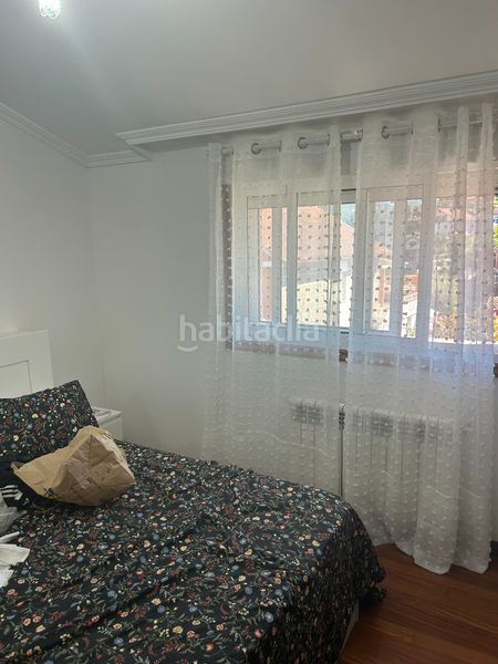 Foto f5f4091b-ba14-46e3-a27b-a28548a355e3. Casa amb calefacció aparcament a Valadares - Beade Vigo