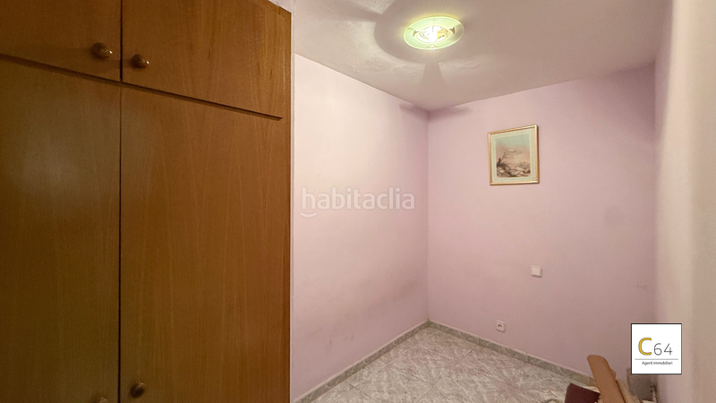 Foto d833f354-80b4-4af4-96f8-64fb73ef35ee. Bauernhof mit heizung parking in Falset