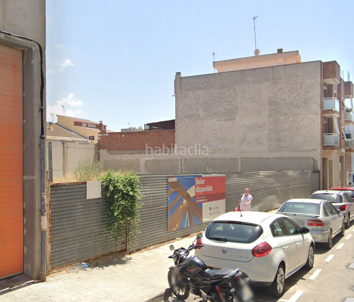 Foto f7780635-2c77-497a-af60-53fd56143079. Terreny residencial a mossen ramon muntanyola 5-7 a Reus