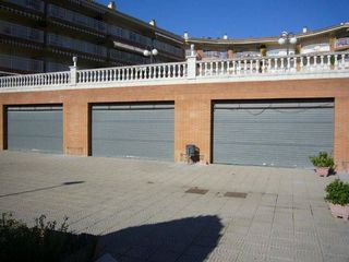 Local commercial dans Sot de la coma 20. Locales nicos en la zona, sin competencia!