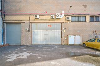 Fabrikhalle  Calle teixidors. Nave industrial en venta  lista para operar con zona de oficinas
